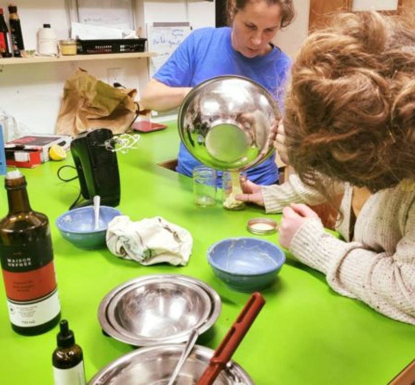 Les participantes à l'atelier de l'an dernier ont appris à créer leurs propres cosmétiques naturels dans une ambiance conviviale. Devant la popularité de l'activité, présentée à deux reprises, la MRC récidive le 22 novembre prochain.